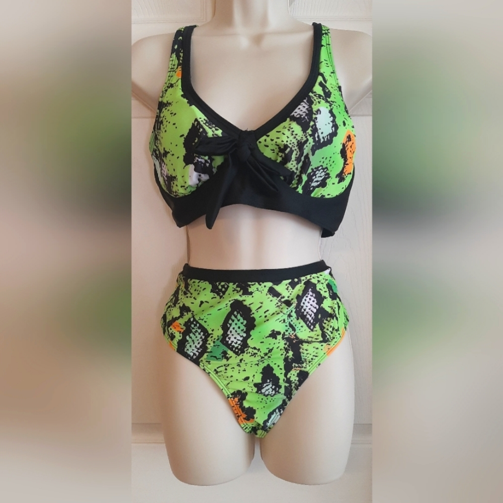 L swimsuit